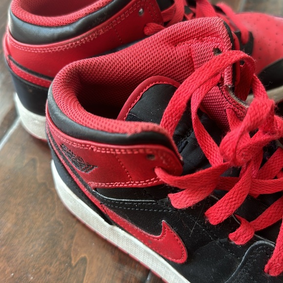 Air Jordan Mid 1 - Picture 6 of 10